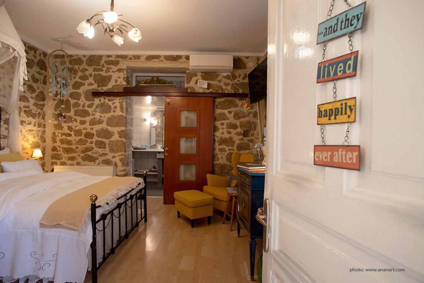 Stone Suite In The Center Of Corinth מראה חיצוני תמונה
