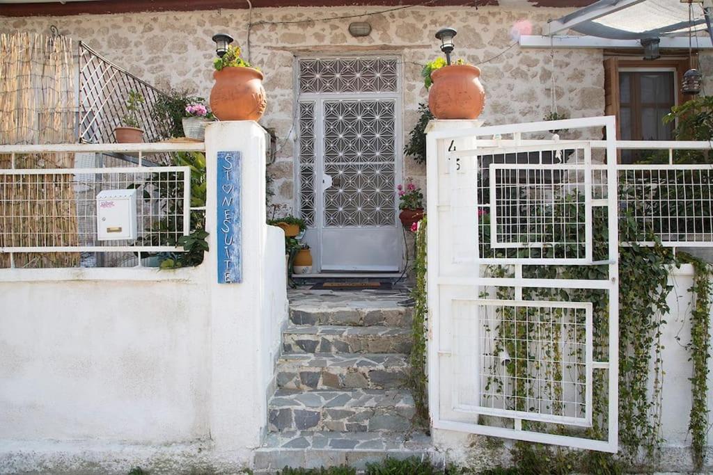 Stone Suite In The Center Of Corinth מראה חיצוני תמונה